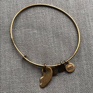 👯‍♀️ALEX AND ANI Best “friends” bracelet bangle